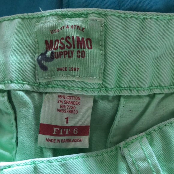 Mossimo women’s size 1 green shorts - Picture 2 of 3
